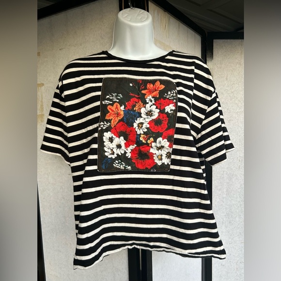 Zara Black and White Striped Tee with Floral Design - Picture 3 of 5